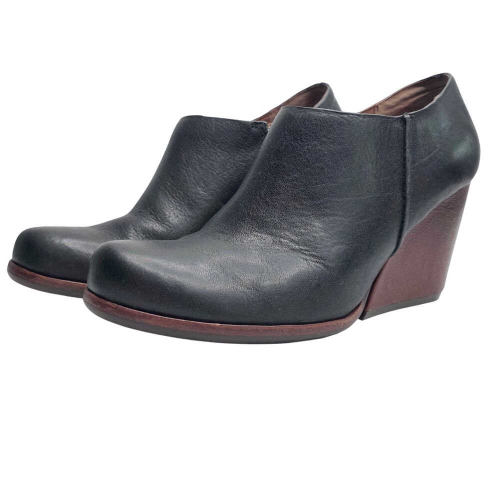 Kork-Ease Sz 7.5 Black Leather Wedge Ankle Booties Round Toe Comfort Minimalist